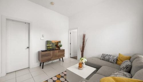 Quiet Comfort Suite in Oriole Surrey