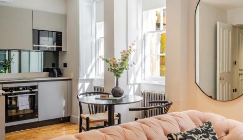 Dragon Suites Luxury Serviced Apartments at Alva Street