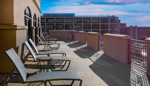 Hampton Inn & Suites Country Club Plaza