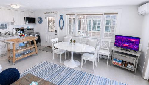 Stunning Bay Views | Beach Access - Deck - Parking