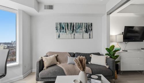 Chic Yorkville 1BR Suite
