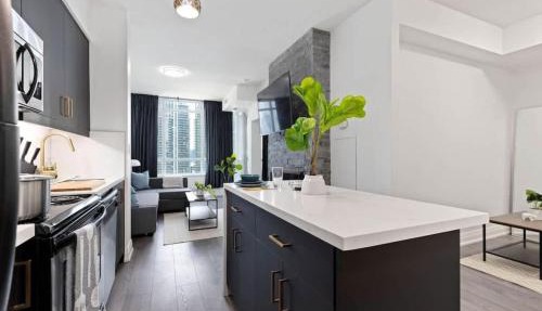 Lux 1 BR-Den DWTN Condo near CN Tower