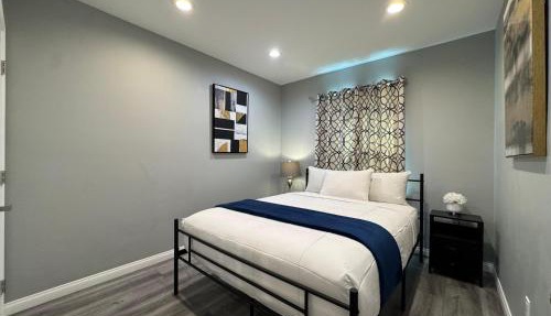Spacious 3 bedroom unit with backyard and parking just 10 minutes from Rodeo Dr and attractions!