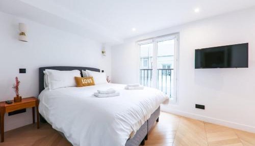 Urban Retreat Brand-New Duplex 2-Bedroom