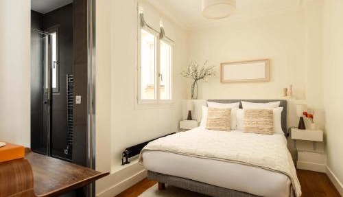 Champs Elysées Stylish Flat 2BR 6PPL