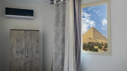 Pyramids tower inn