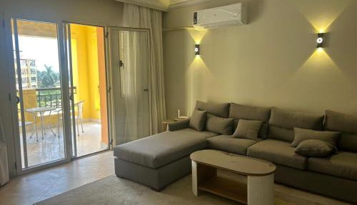 Modern 2-bedroom Apt Dreamland Golf & Pool View