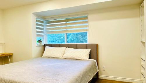 4BR 3BA Family Home - West Side - Free Parking & Pets