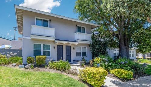 One Lux Stay Coastal 2BR Retreat near the Beach