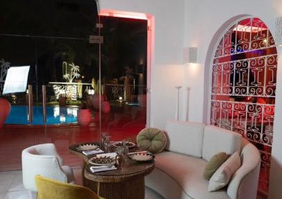 Suites Hôtel Les Charmilles & Spa