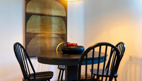 Bright & Stylish Forest Hill Gem Near Downtown