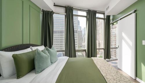 Large 2BR on Bay Street 4 Beds with Balcony