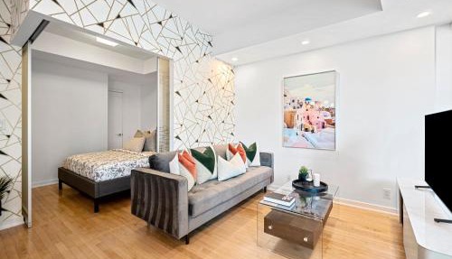Aqualina Suites - Downtown Toronto, Opposite Scotiabank Arena, CN Tower, Rogers Centre & MTCC