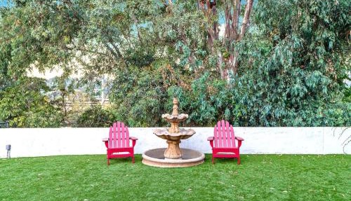 Stunning Rose Bowl Mansion 5 Minutes Walk!