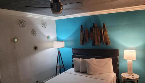 Desert Hills Motel