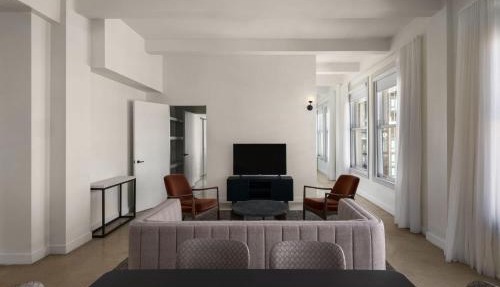 Reside Craftsman Los Angeles, a Wyndham Residence