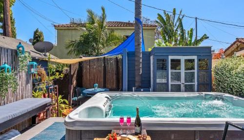 CozyVibeStay King Bed Parking Walk to Beach