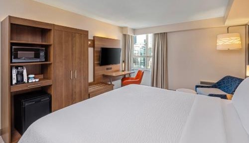 Holiday Inn Express Toronto Downtown by IHG