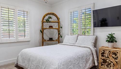 Renovated 3BR Santa Monica Home - Sleeps 6