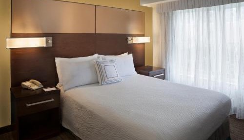 Cambridge Suites Mississauga