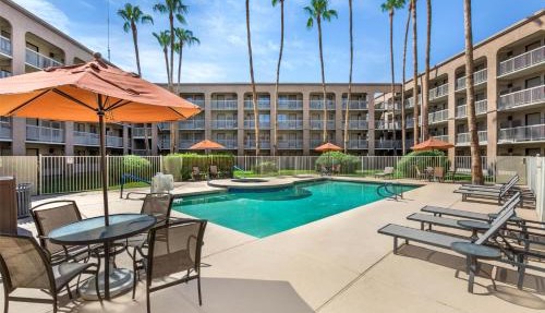 Best Western Plus Scottsdale Thunderbird Suites