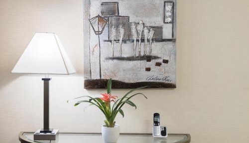 Cartier Place Suite Hotel