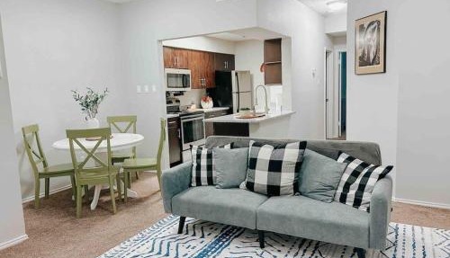 Spacious Family Value Retreat - Pool and Garage