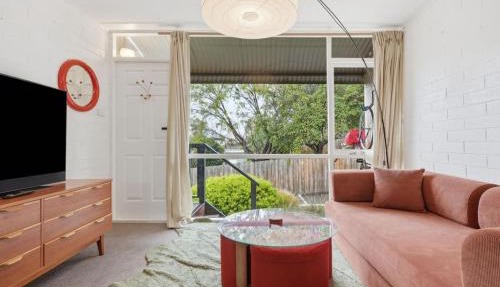 Warm Mid century modern 2BR, 8 mins from CBD