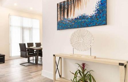 Spacious Open Concept Home Near Rogers Stadium