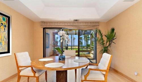 Three Bedroom Oceanfront Condominium with Panorami