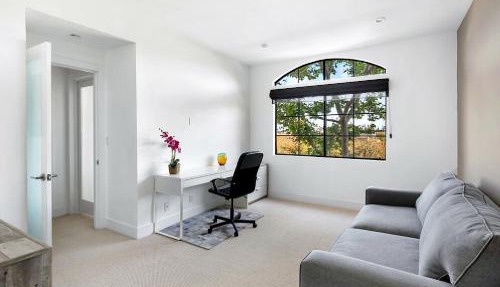 One Bedroom Condo with Panoramic City Views