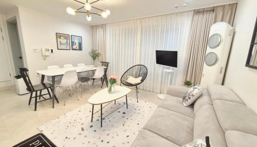 Sweet melody Hongdae private APT