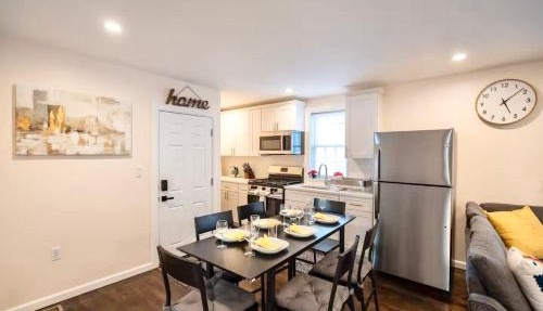 Stylish 4BR Boston, Pet-Friendly near Savin Hill, I-93 & Red Line 30-1