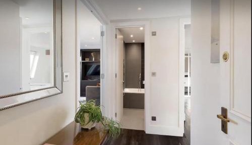 Impressive Quiet South Kensington Central Apartment - sleeps up to 6 - next to Museums, direct from Heathrow