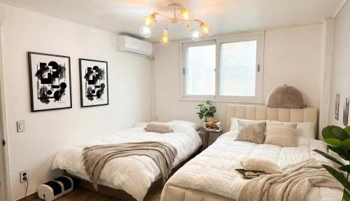 Chillpop stay, Sinchon station, 1F, 4ppl, 2BR, Hongdae, Private