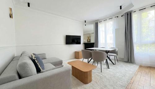 Golden Triangle AC by Melvane