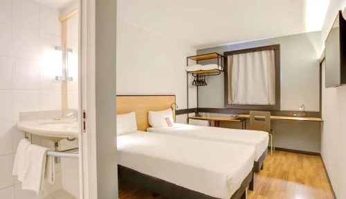 ibis Vitoria Praia de Camburi