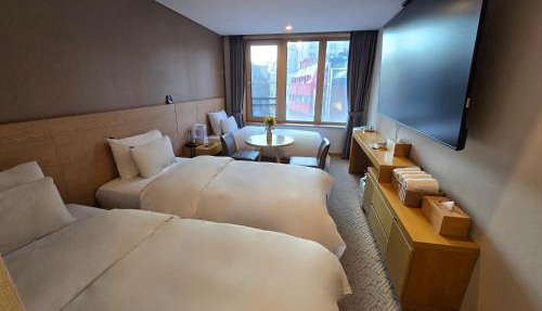 Lumia Tourist Hotel
