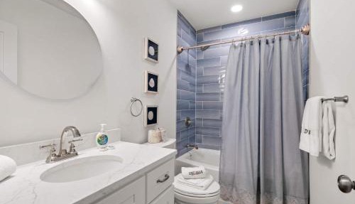 Sprawling Home 1 Mi to Downtown