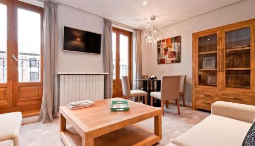 Stylish Flat Steps from Retiro