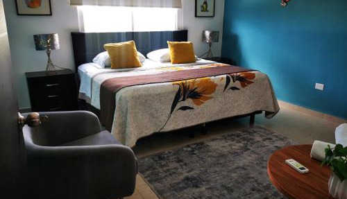 Apartamento exclusivo piscina, jaccuzi, céntrico.