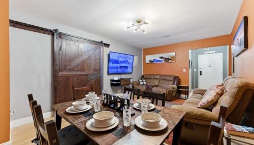 Downtown Atlanta 3BR Condo Pool Access Near Stadium & Arena