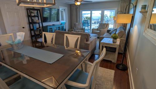 Gulf Balcony - Boutique Comforts & 2 King Suites