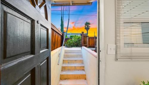 Netflix, Stocked Kitchenette, Beach Gear