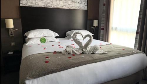 Holiday Inn Paris Montmartre by IHG