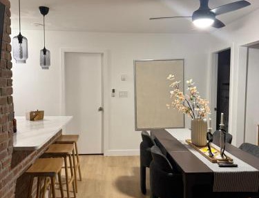 3-Bedrooms premium apartemnt with stunning 180 water, mountain and city view Pool Hot Tub and Gym Heart of Downtown Skytrain 3mins walk to NEARBY STADIUM