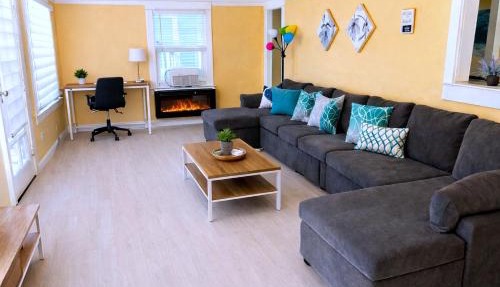 CasaViva Pacifica - 2BR Sleeps 10 with Firepit, BBQ & Shared Yard - Walk to Hillcrest Fun, Near Zoo, Balboa Park & Beaches