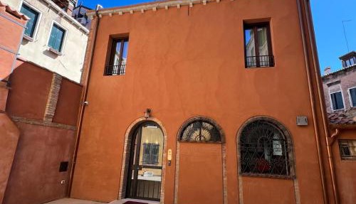 San Polo Palace 1976