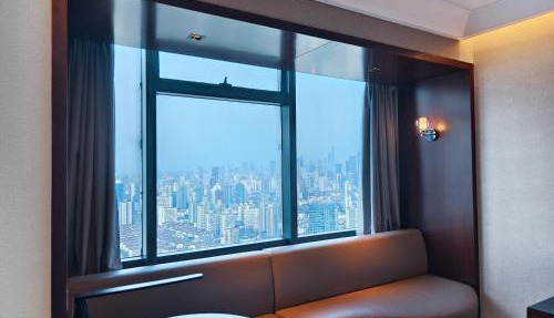 Renaissance Shanghai Zhongshan Park Skyline Hotel