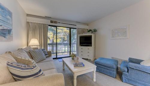 Gorgeous Grand Traverse Bay Beach Front Condo